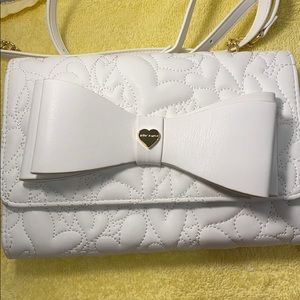 Betsy johnson white heart crossbody